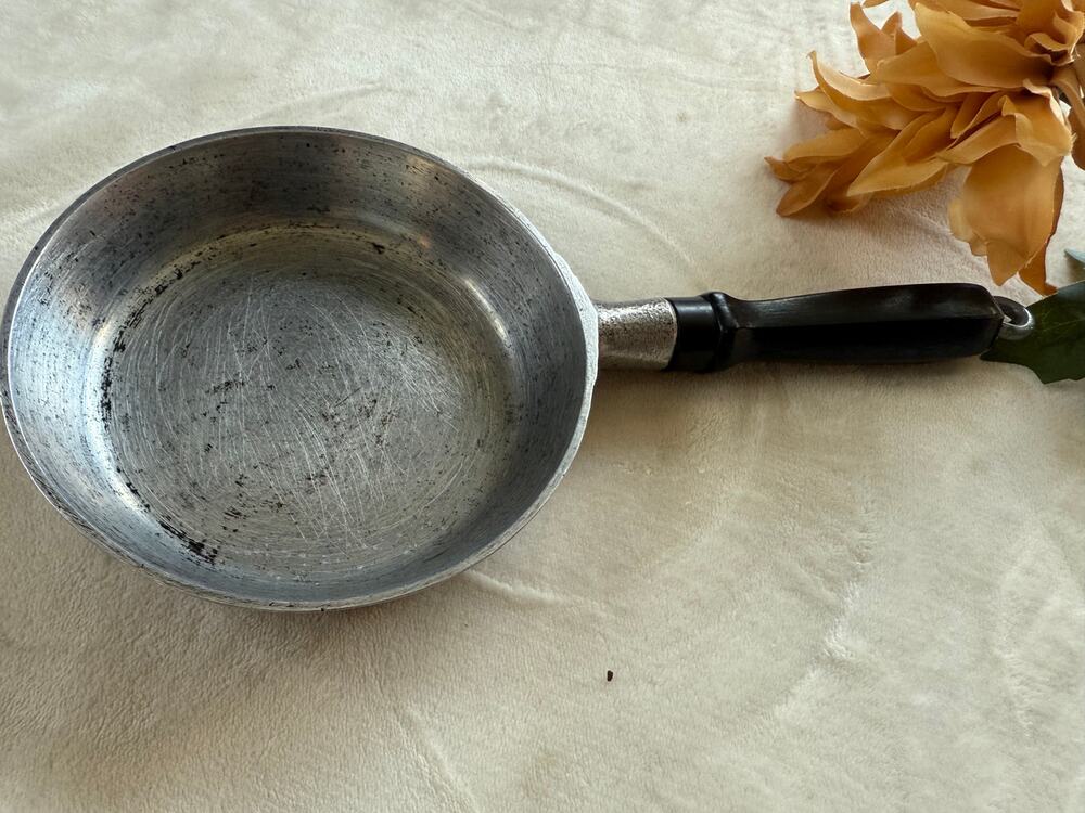 Club Hammered Aluminum small 6" skillet Wooden Handle